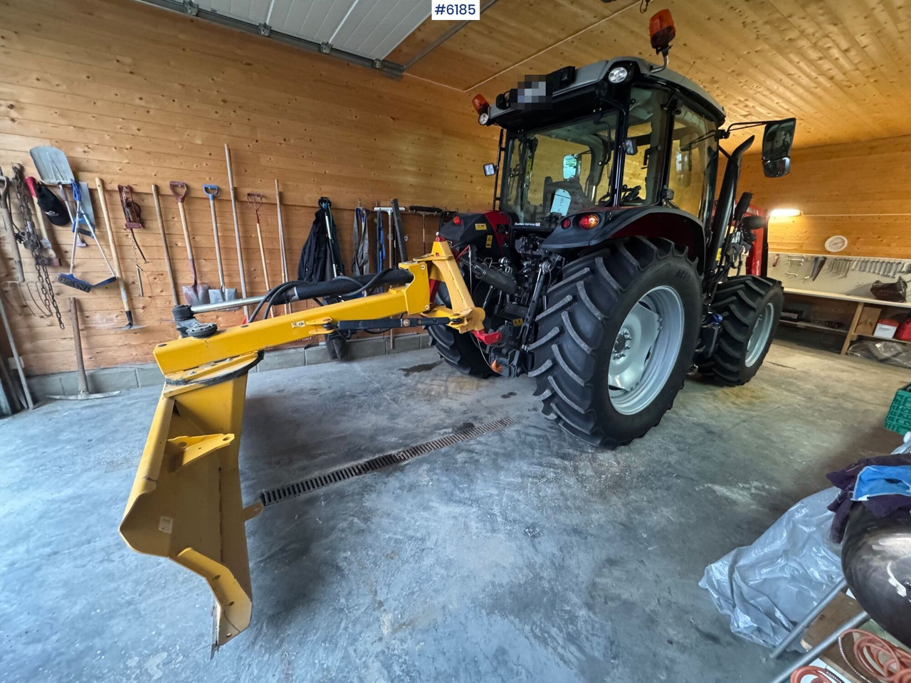 جرار 2023 Massey Ferguson 5711M Dyna w/ loader with 3rd function. Only 115 hours!: صورة 12