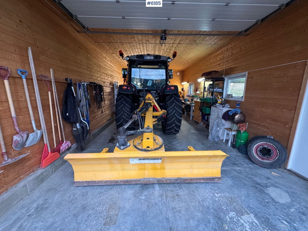 جرار 2023 Massey Ferguson 5711M Dyna w/ loader with 3rd function. Only 115 hours!: صورة 10