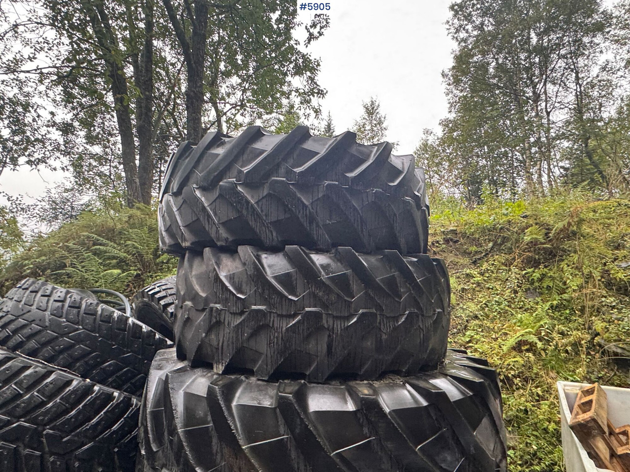8 pcs Nokian TRI 2 tires. 4 pcs on rims! - عجلات - آلات البناء: صورة 5 8 pcs Nokian TRI 2 tires. 4 pcs on rims! - عجلات - آلات البناء: صورة 5