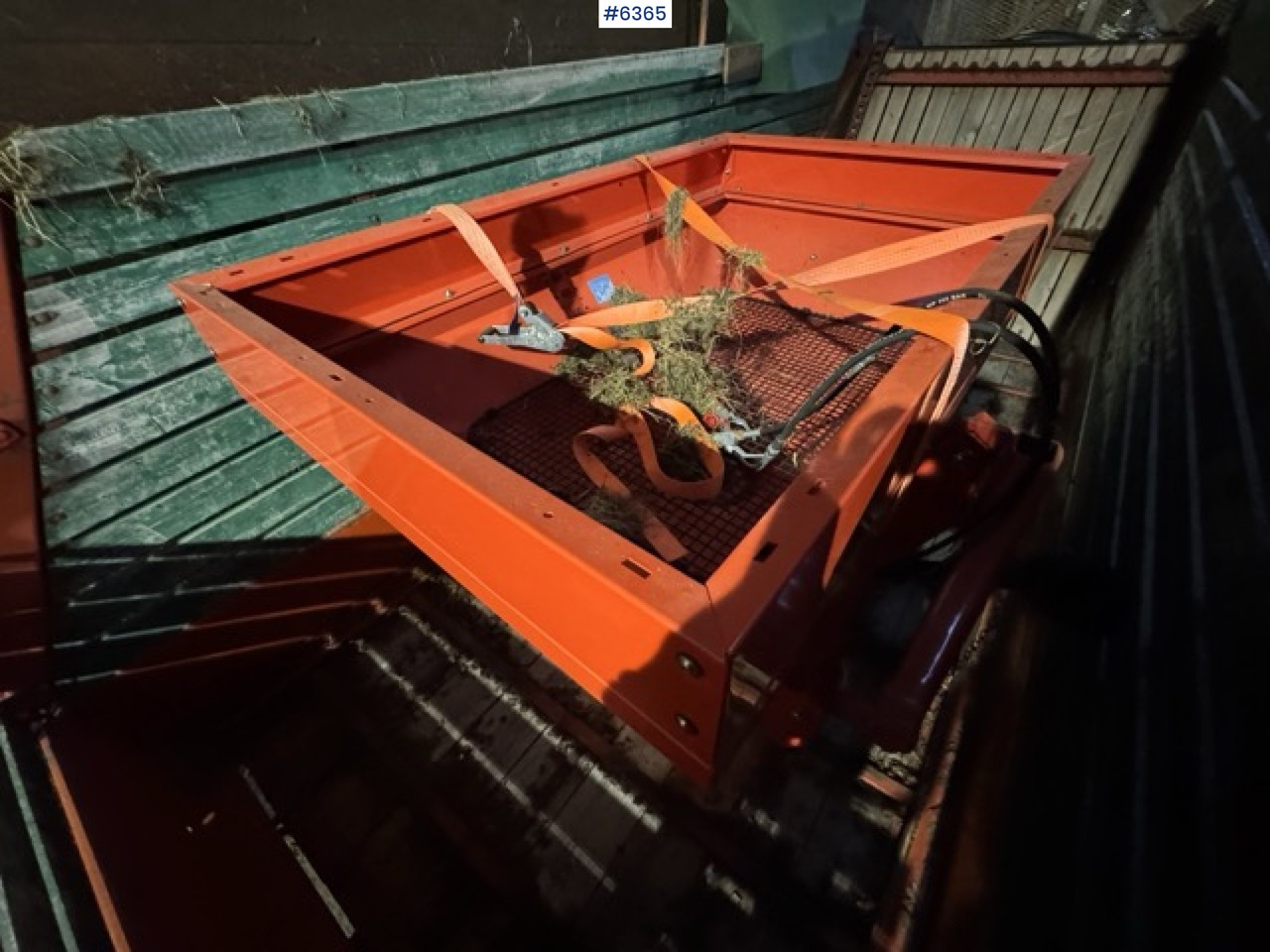 Approx. 1990 Kverneland UN7000 unloading wagon - آلة رش السماد: صورة 1 Approx. 1990 Kverneland UN7000 unloading wagon - آلة رش السماد: صورة 1