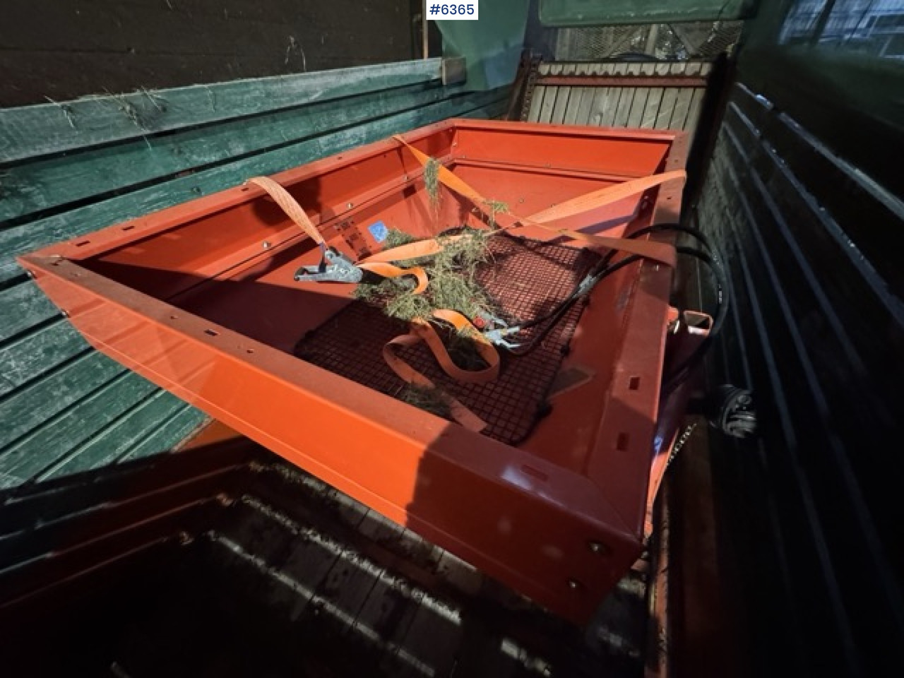 Approx. 1990 Kverneland UN7000 unloading wagon - آلة رش السماد: صورة 3 Approx. 1990 Kverneland UN7000 unloading wagon - آلة رش السماد: صورة 3