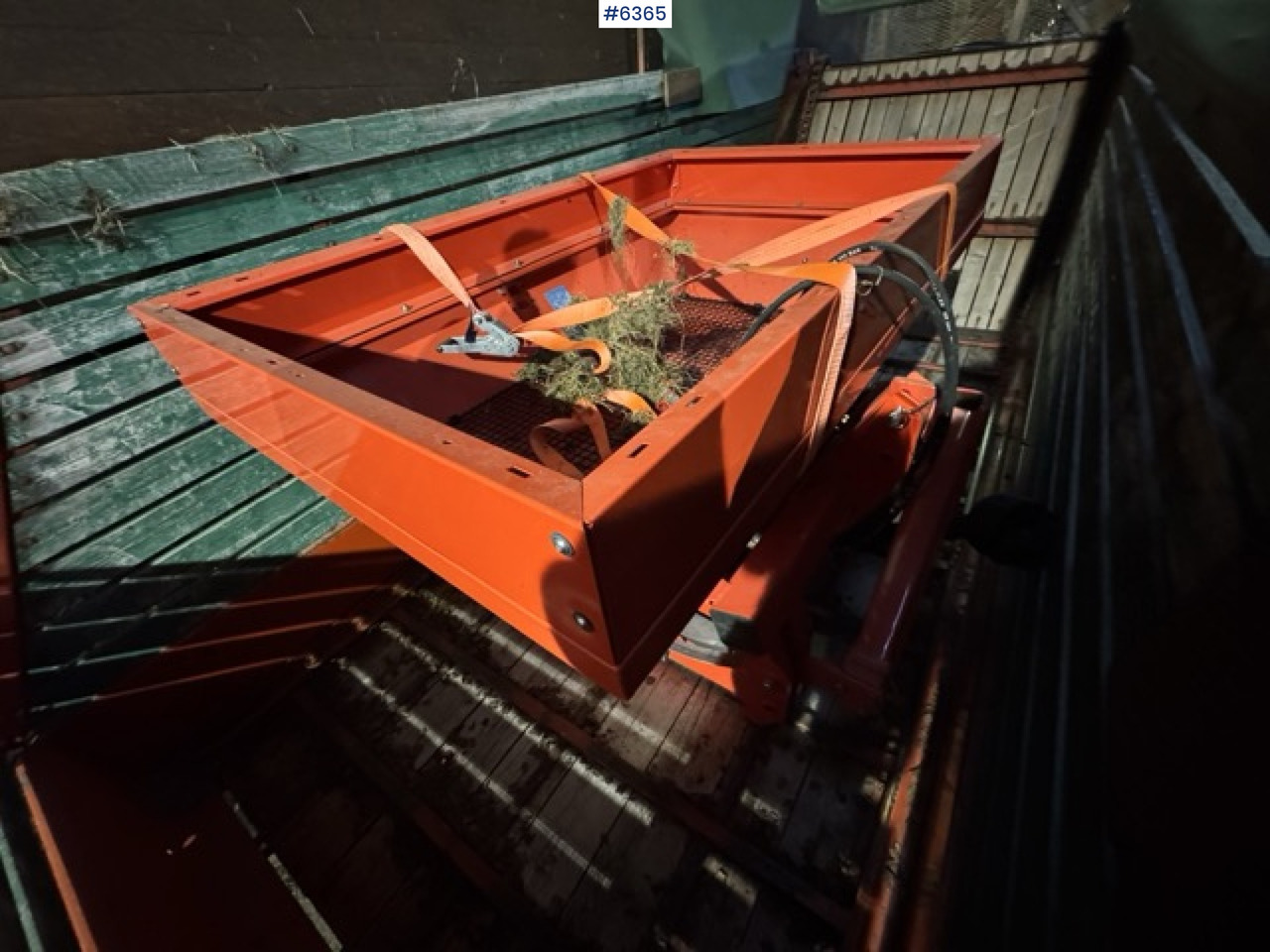 Approx. 1990 Kverneland UN7000 unloading wagon - آلة رش السماد: صورة 2 Approx. 1990 Kverneland UN7000 unloading wagon - آلة رش السماد: صورة 2