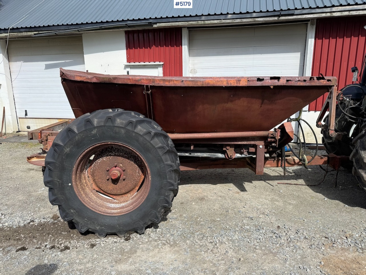 Bredal Lime wagon - آلة رش السماد: صورة 4 Bredal Lime wagon - آلة رش السماد: صورة 4