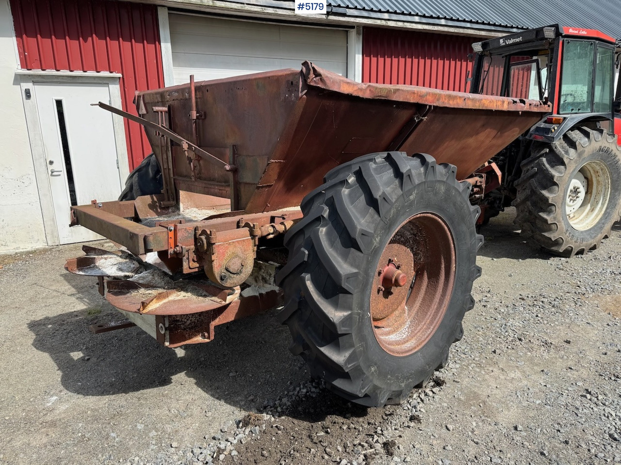 Bredal Lime wagon - آلة رش السماد: صورة 5 Bredal Lime wagon - آلة رش السماد: صورة 5