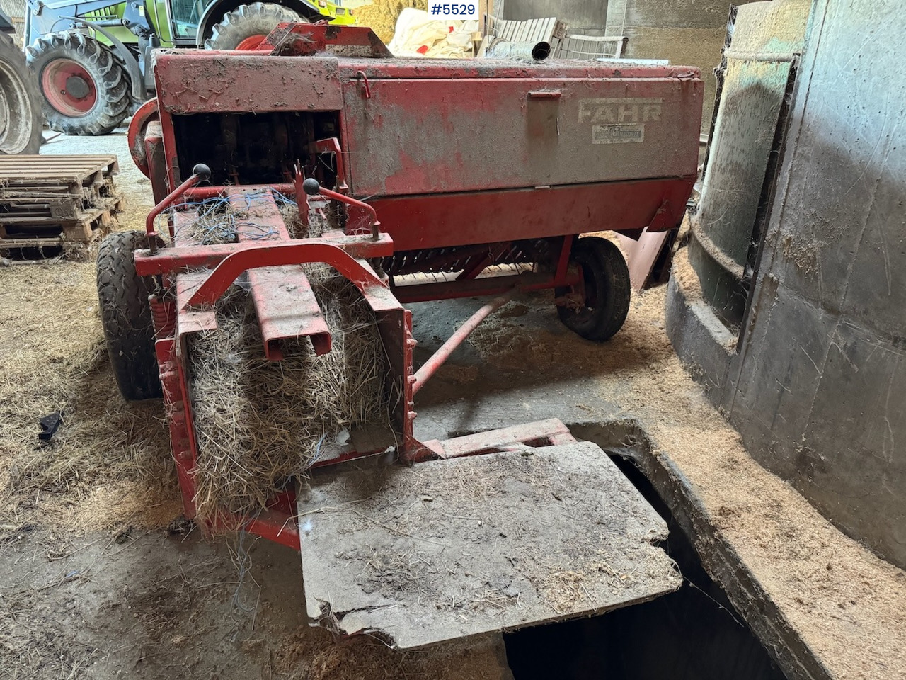 Deutz Fahr Square baler. - معدات تيبيس التبن: صورة 4 Deutz Fahr Square baler. - معدات تيبيس التبن: صورة 4