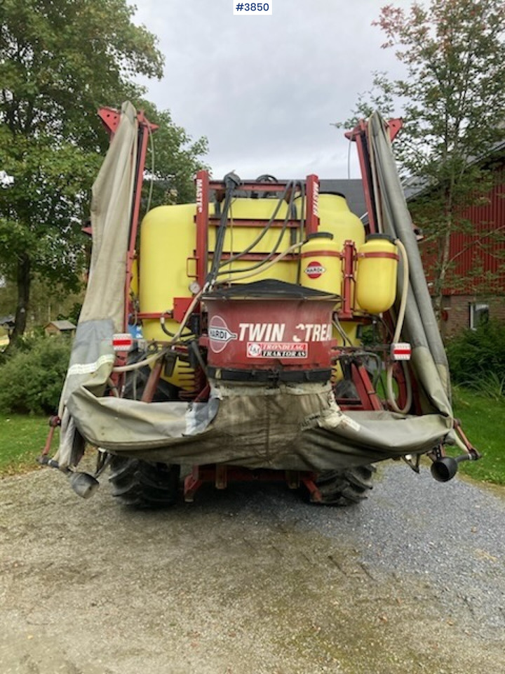 Hardi Master Twin Stream 12M field sprayer - آلة: صورة 1 Hardi Master Twin Stream 12M field sprayer - آلة: صورة 1