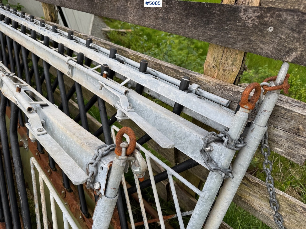 Iceland's Front Fence Barn Systems - معدات البناء: صورة 2 Iceland's Front Fence Barn Systems - معدات البناء: صورة 2