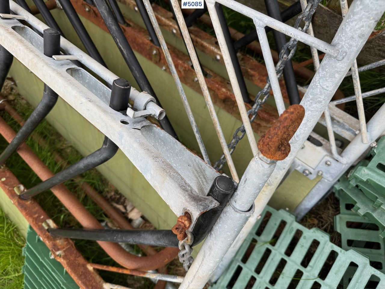 Iceland's Front Fence Barn Systems - معدات البناء: صورة 3 Iceland's Front Fence Barn Systems - معدات البناء: صورة 3