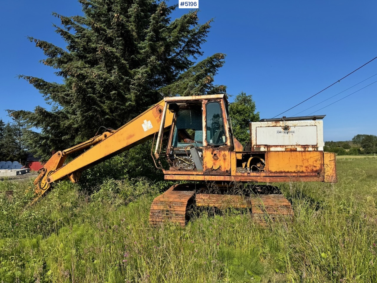 International 637 Tracked digger w/ Digging bucket - حفارة: صورة 1 International 637 Tracked digger w/ Digging bucket - حفارة: صورة 1