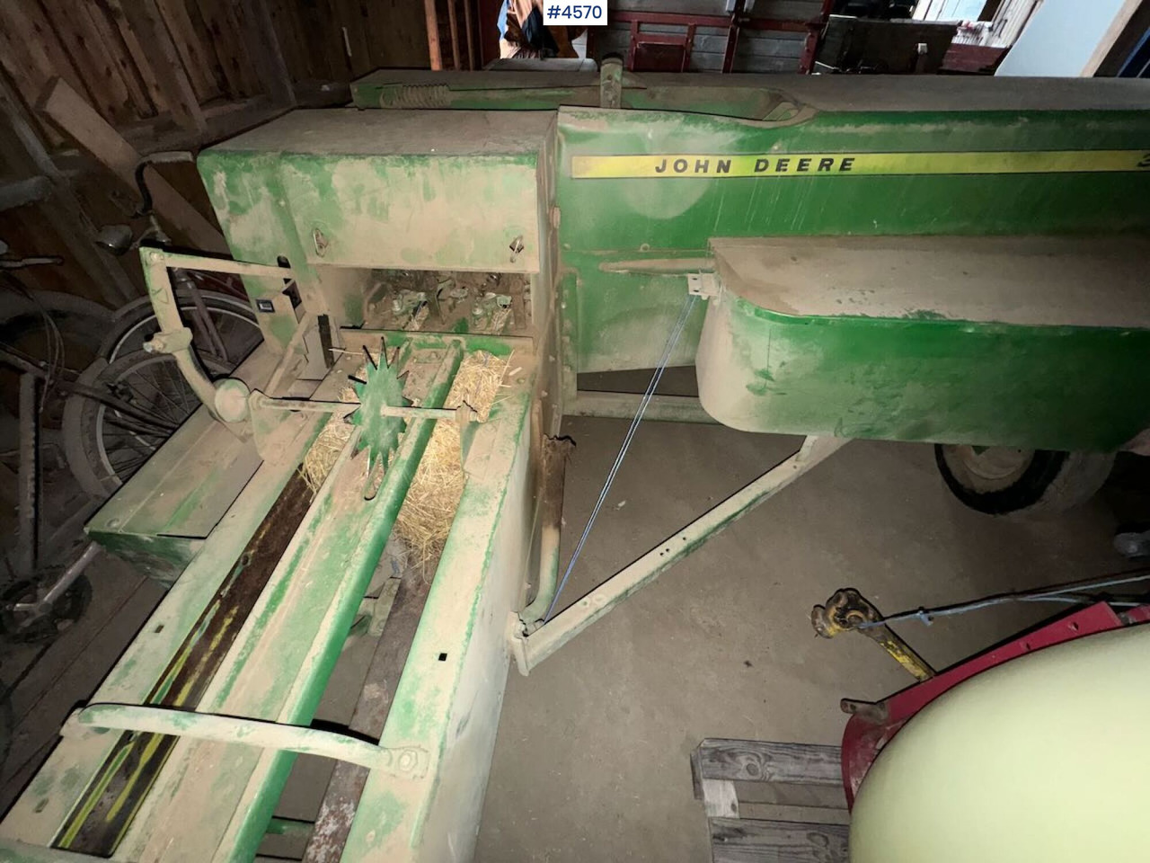 John Deere 332A Square baler - معدات تيبيس التبن: صورة 2 John Deere 332A Square baler - معدات تيبيس التبن: صورة 2