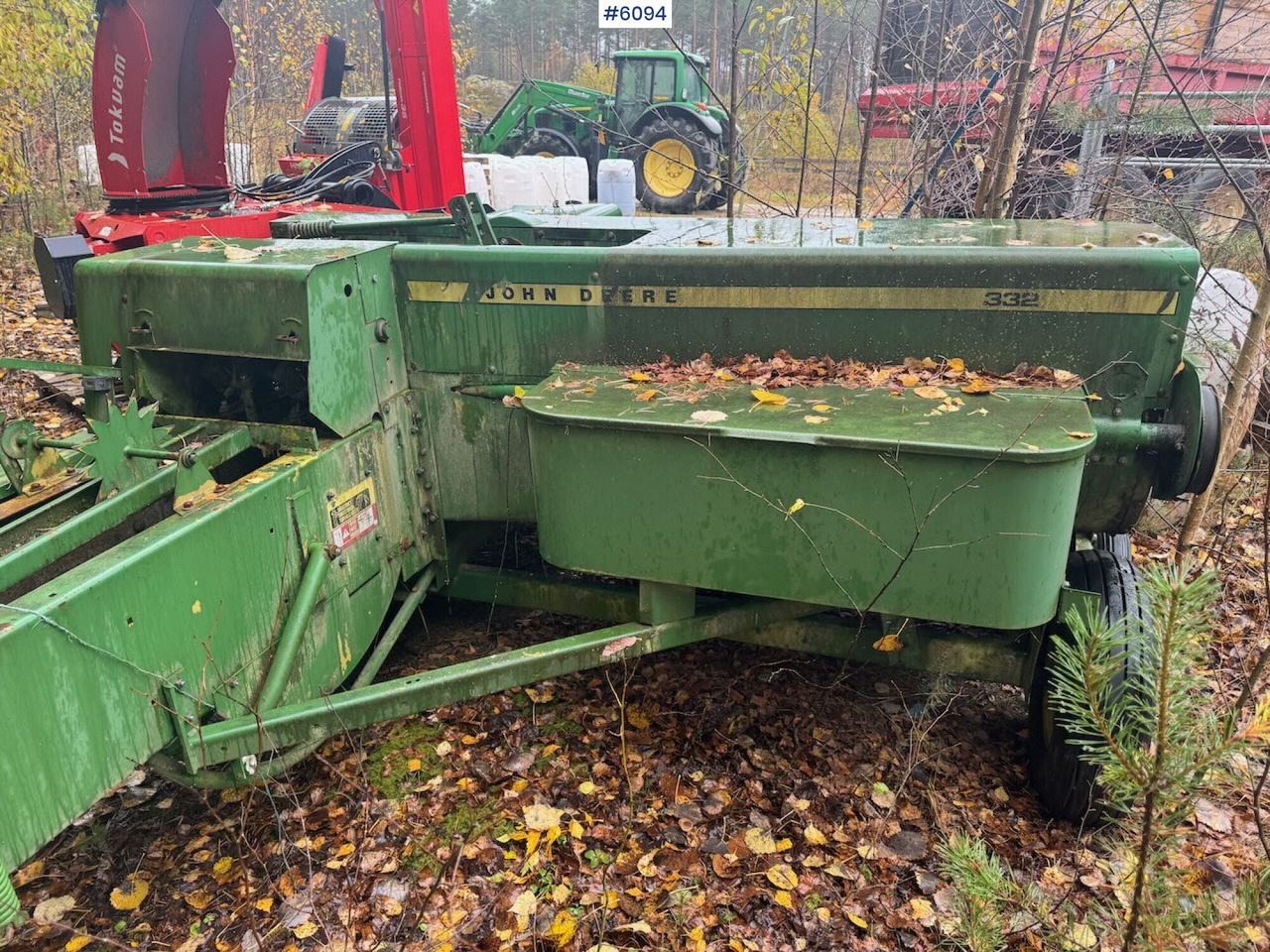 John Deere 332 - معدات تيبيس التبن: صورة 2 John Deere 332 - معدات تيبيس التبن: صورة 2