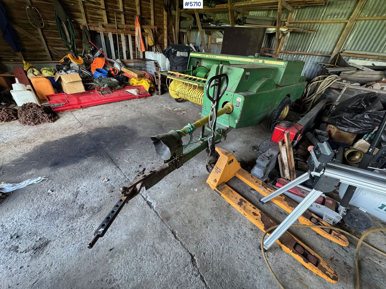 John Deere 336 Square baler. - معدات تيبيس التبن: صورة 3 John Deere 336 Square baler. - معدات تيبيس التبن: صورة 3