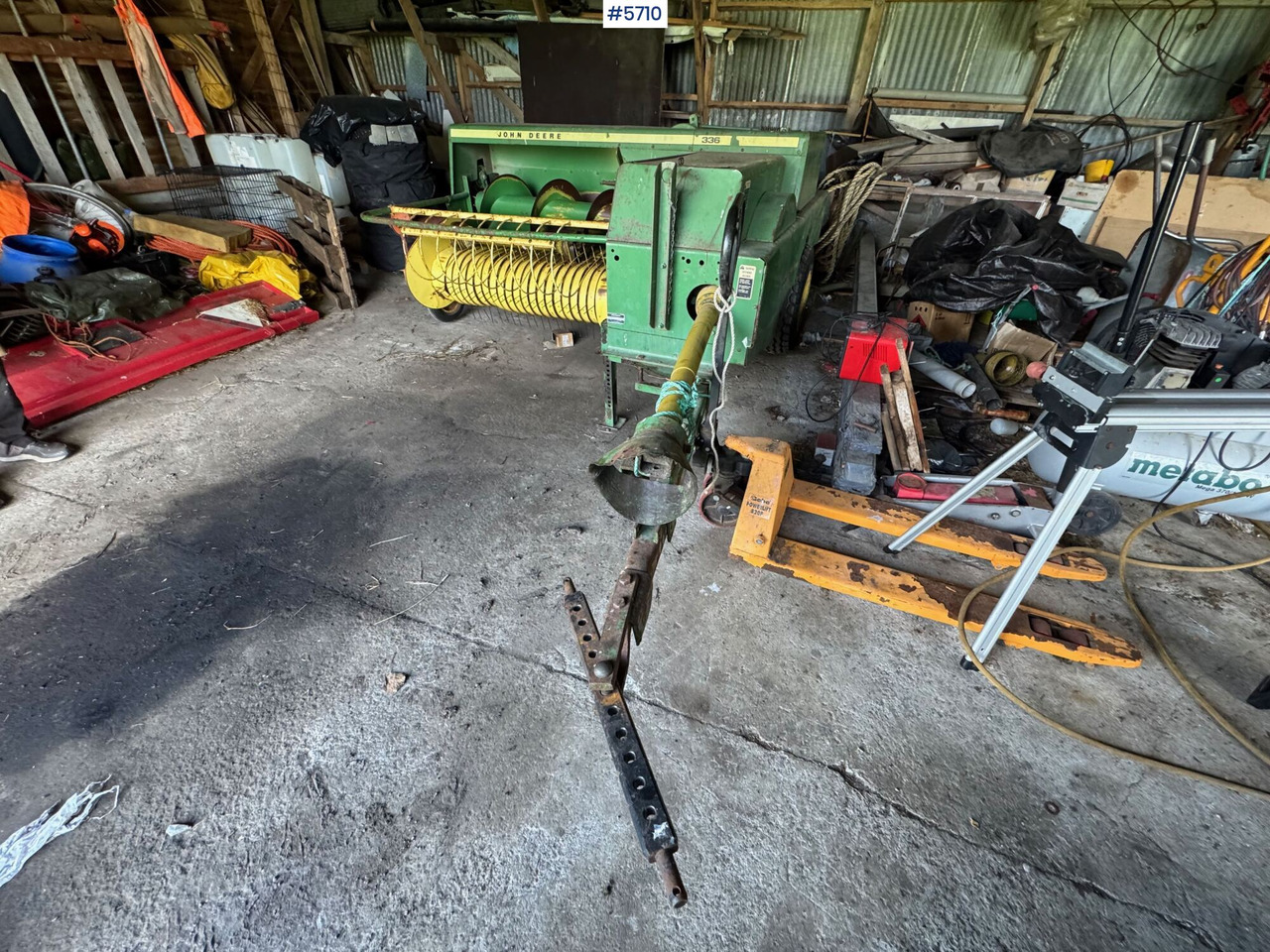 John Deere 336 Square baler. - معدات تيبيس التبن: صورة 2 John Deere 336 Square baler. - معدات تيبيس التبن: صورة 2