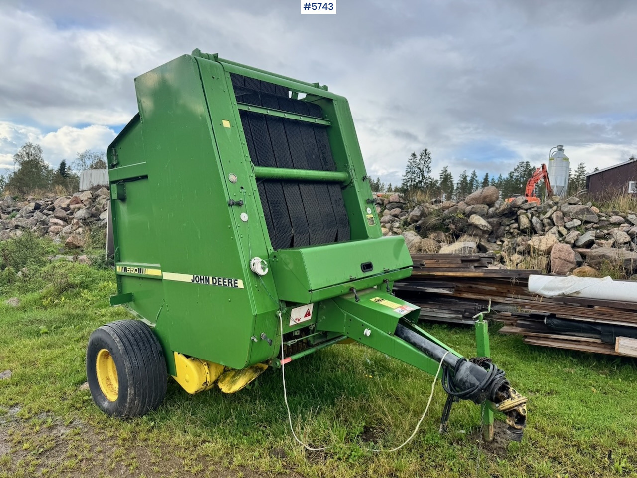 John Deere 550 Round Baler. - معدات تيبيس التبن: صورة 4 John Deere 550 Round Baler. - معدات تيبيس التبن: صورة 4