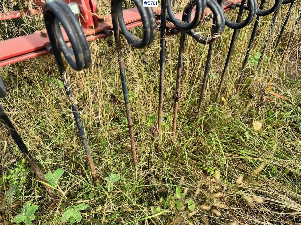 معدات حرث التربة Kverneland Futura Harrow.: صورة 9