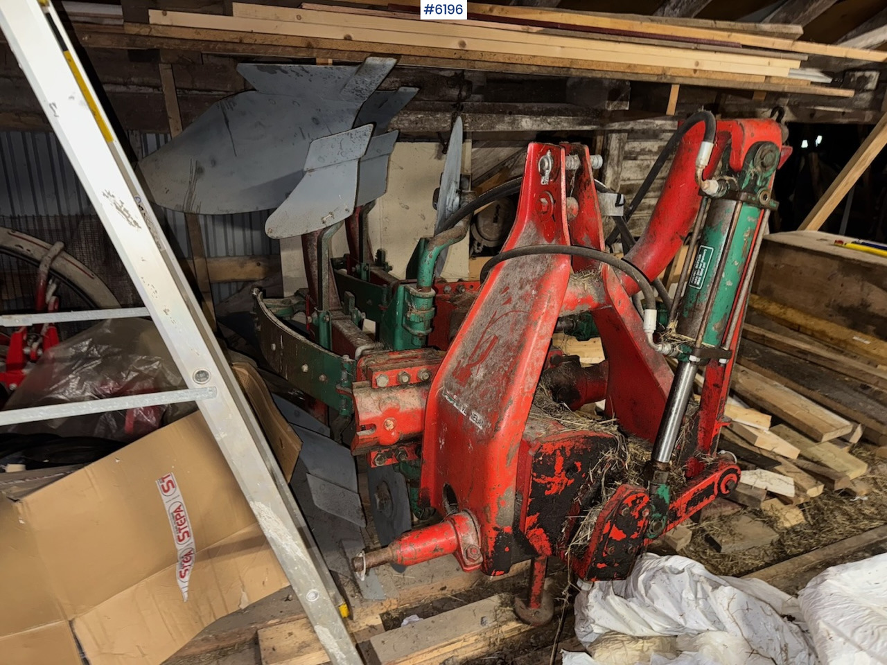 Kverneland Mod. E 3 2-furrow reversible plough. - معدات حرث التربة: صورة 1 Kverneland Mod. E 3 2-furrow reversible plough. - معدات حرث التربة: صورة 1