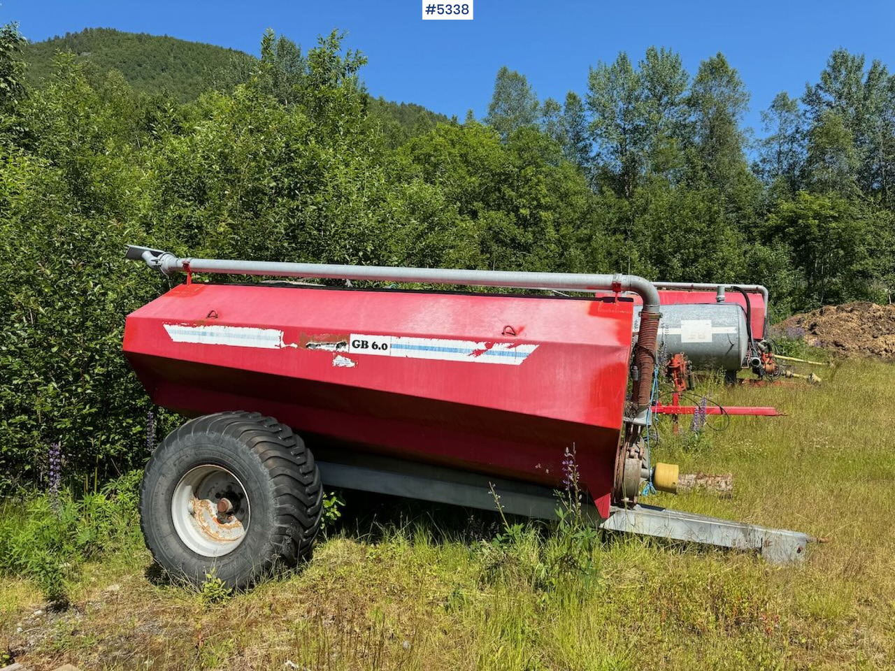 Moi GB 6.0 Fertilizer wagon - آلة رش السماد: صورة 1 Moi GB 6.0 Fertilizer wagon - آلة رش السماد: صورة 1