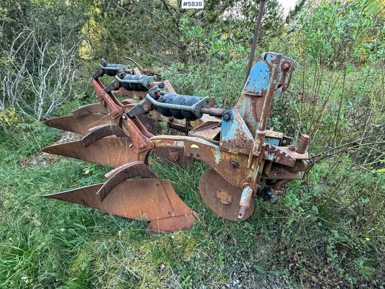 Øverum 3-furrow plow - معدات حرث التربة: صورة 2 Øverum 3-furrow plow - معدات حرث التربة: صورة 2