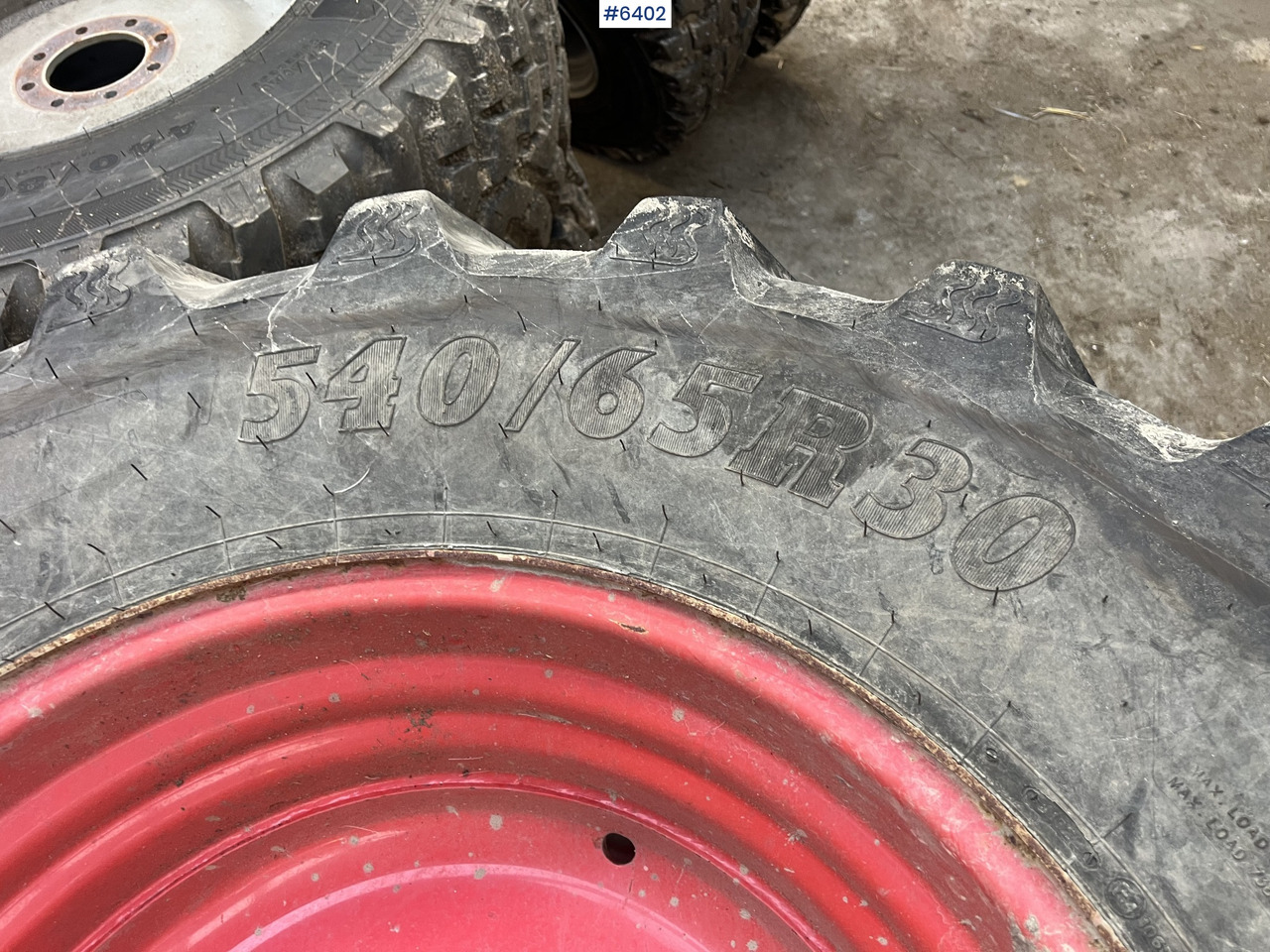Tractor tires and rims - عجلات - الآلات الزراعية: صورة 4 Tractor tires and rims - عجلات - الآلات الزراعية: صورة 4