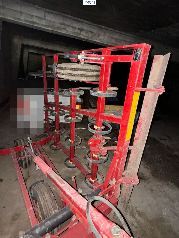 Väderstad Harrow - معدات حرث التربة: صورة 4 Väderstad Harrow - معدات حرث التربة: صورة 4