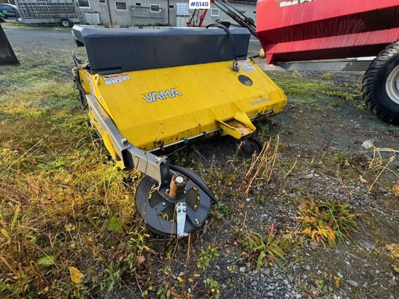 Vama front broom with Euro combo mount - آلة: صورة 4 Vama front broom with Euro combo mount - آلة: صورة 4