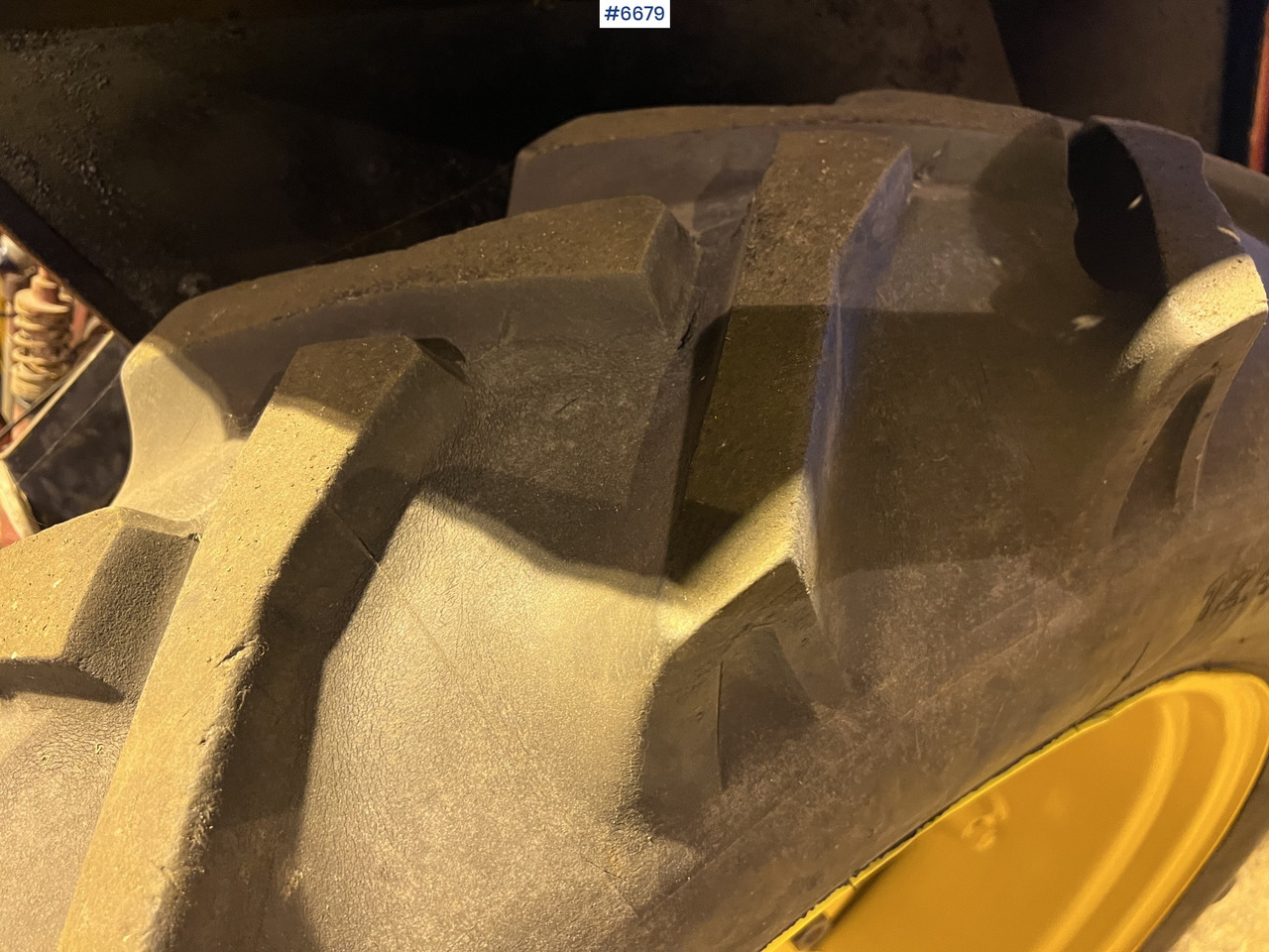 Volvo T430K traktor m/ frontlaster og skuffe - جرار: صورة 4 Volvo T430K traktor m/ frontlaster og skuffe - جرار: صورة 4