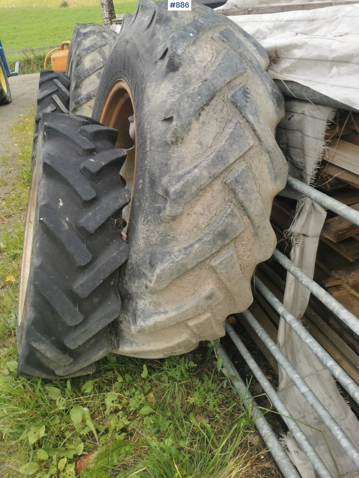 Wheel set on Deutz-Fahr 3.60 - عجلات - الآلات الزراعية: صورة 2 Wheel set on Deutz-Fahr 3.60 - عجلات - الآلات الزراعية: صورة 2