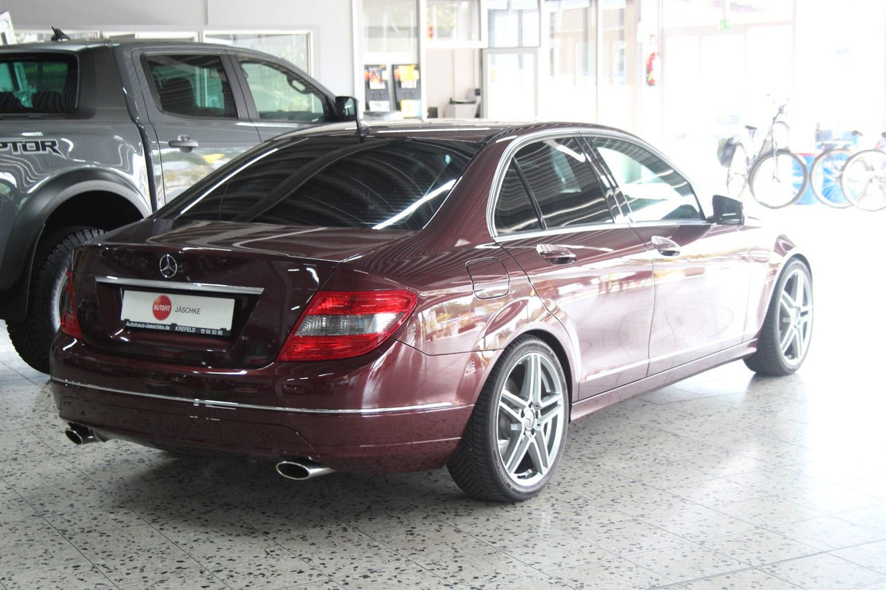 Mercedes-Benz C 230 Avantgarde Automatik sehr gepflegt! 130tKM - سيدان: صورة 2 Mercedes-Benz C 230 Avantgarde Automatik sehr gepflegt! 130tKM - سيدان: صورة 2