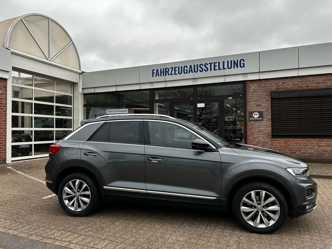 Volkswagen T-Roc Style - سيارة دفع رباعي: صورة 1 Volkswagen T-Roc Style - سيارة دفع رباعي: صورة 1