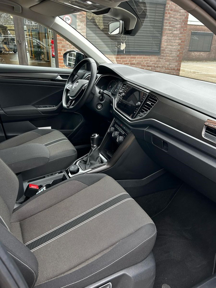 Volkswagen T-Roc Style - سيارة دفع رباعي: صورة 2 Volkswagen T-Roc Style - سيارة دفع رباعي: صورة 2