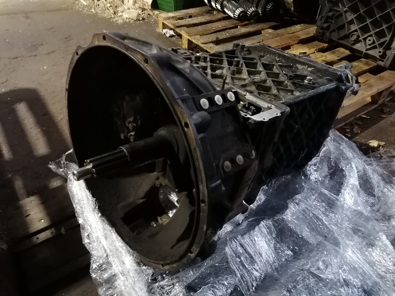 MAN DAF REMANUFACTURED gearbox ZF 16S151 ratio 0,84 - صندوق التروس: صورة 2 MAN DAF REMANUFACTURED gearbox ZF 16S151 ratio 0,84 - صندوق التروس: صورة 2