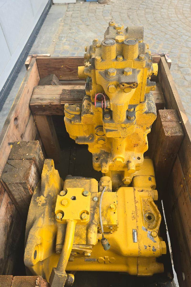 Komatsu Getriebe Komatsu D66 Raupe - صندوق التروس - آلات البناء: صورة 3 Komatsu Getriebe Komatsu D66 Raupe - صندوق التروس - آلات البناء: صورة 3