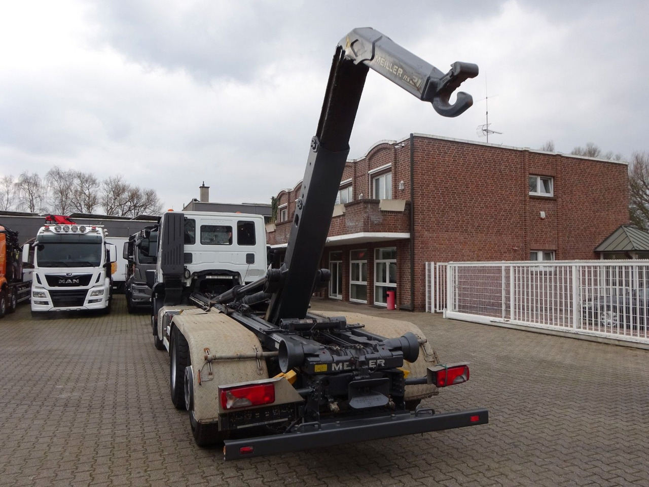 Iveco STRALIS 400 MEILLER Abroller Lift-Lenkachse 6x2 Iveco STRALIS 400 MEILLER Abroller Lift-Lenkachse 6x2 - شاحنة ذات خطاف: صورة 5 Iveco STRALIS 400 MEILLER Abroller Lift-Lenkachse 6x2 Iveco STRALIS 400 MEILLER Abroller Lift-Lenkachse 6x2 - شاحنة ذات خطاف: صورة 5