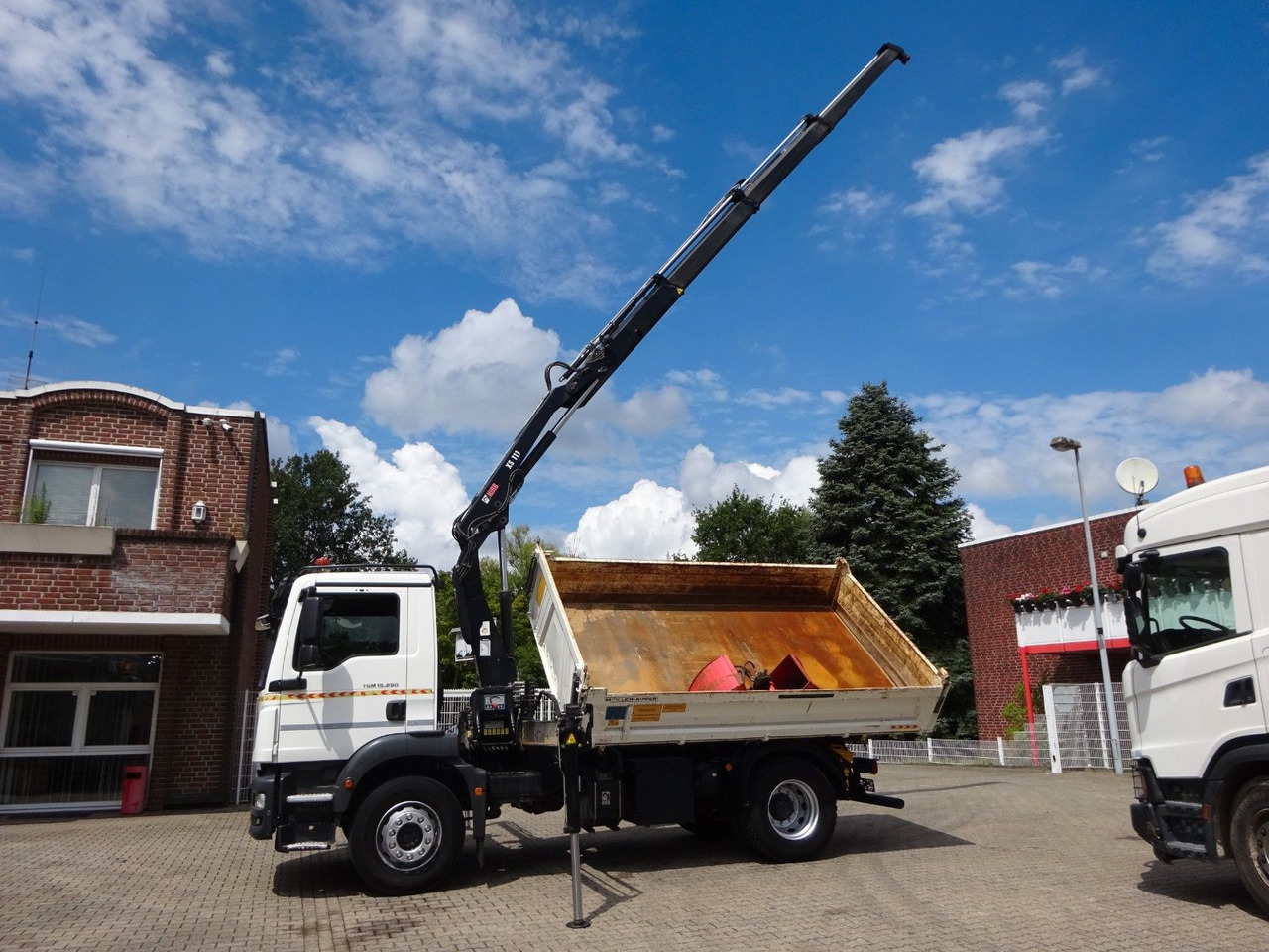 MAN 15.290 TGM 3Skipper + HIAB 111-B3 HIDUO Kran 4x2 - شاحنة قلاب, شاحنة كرين: صورة 3 MAN 15.290 TGM 3Skipper + HIAB 111-B3 HIDUO Kran 4x2 - شاحنة قلاب, شاحنة كرين: صورة 3