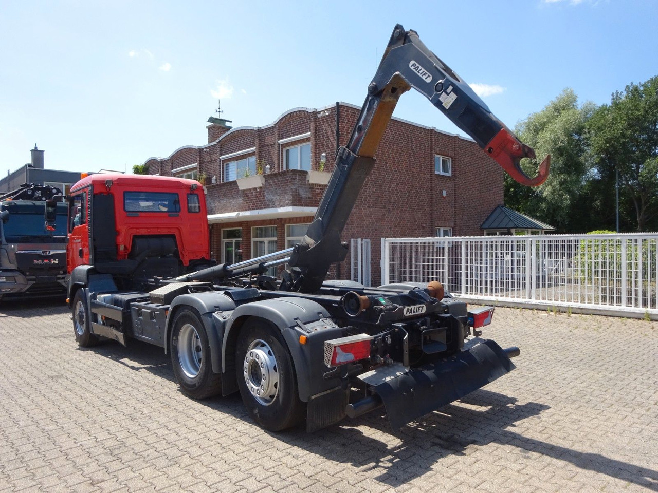MAN 26.360 TGA PALFINGER Abroller 6x2-4 Hydrodrive - شاحنة ذات خطاف: صورة 4 MAN 26.360 TGA PALFINGER Abroller 6x2-4 Hydrodrive - شاحنة ذات خطاف: صورة 4