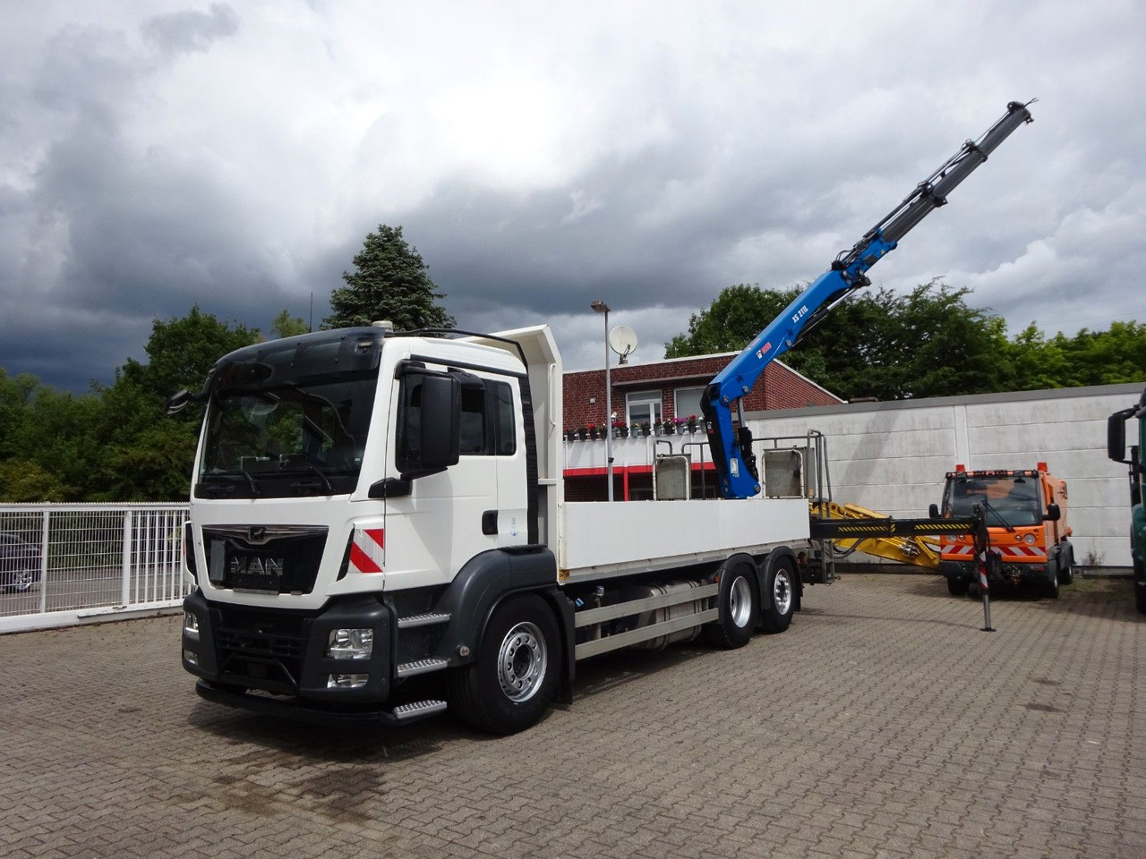 MAN 26.420 TGS Pritsche + HIAB 211 HIPRO Kran - شاحنات مسطحة, شاحنة كرين: صورة 4 MAN 26.420 TGS Pritsche + HIAB 211 HIPRO Kran - شاحنات مسطحة, شاحنة كرين: صورة 4