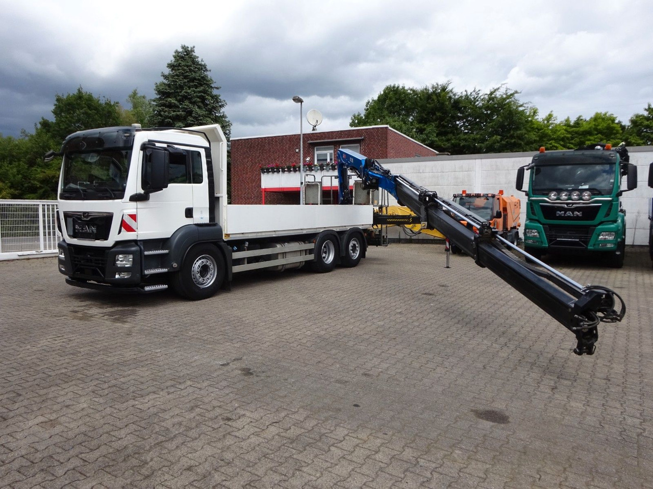MAN 26.420 TGS Pritsche + HIAB 211 HIPRO Kran - شاحنات مسطحة, شاحنة كرين: صورة 5 MAN 26.420 TGS Pritsche + HIAB 211 HIPRO Kran - شاحنات مسطحة, شاحنة كرين: صورة 5
