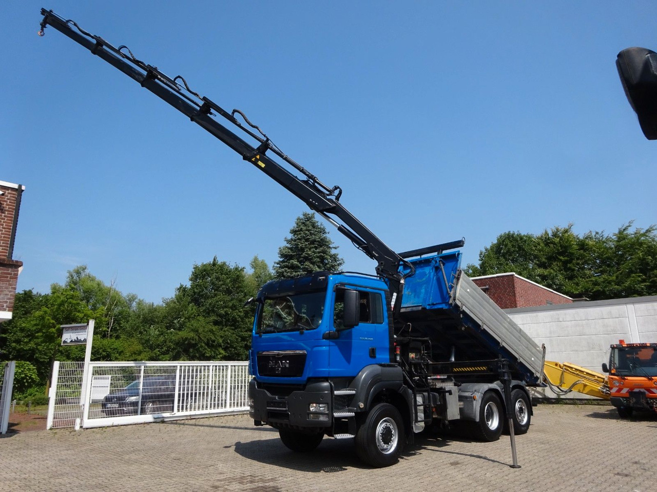 MAN 28.400 TGS 3Skipper+HIAB 166 E-4 HIPRPO 6x4-4 - شاحنة قلاب, شاحنة كرين: صورة 1 MAN 28.400 TGS 3Skipper+HIAB 166 E-4 HIPRPO 6x4-4 - شاحنة قلاب, شاحنة كرين: صورة 1