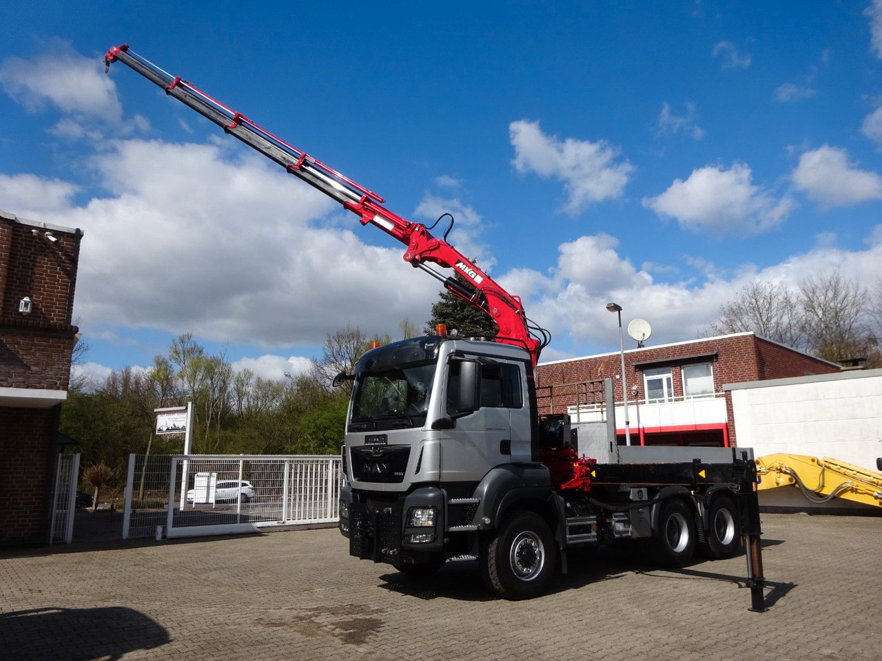 MAN 33.500 TGS + MKG HLK 231 Kran 6x6 Hydrodrive - وحدة جر: صورة 1 MAN 33.500 TGS + MKG HLK 231 Kran 6x6 Hydrodrive - وحدة جر: صورة 1