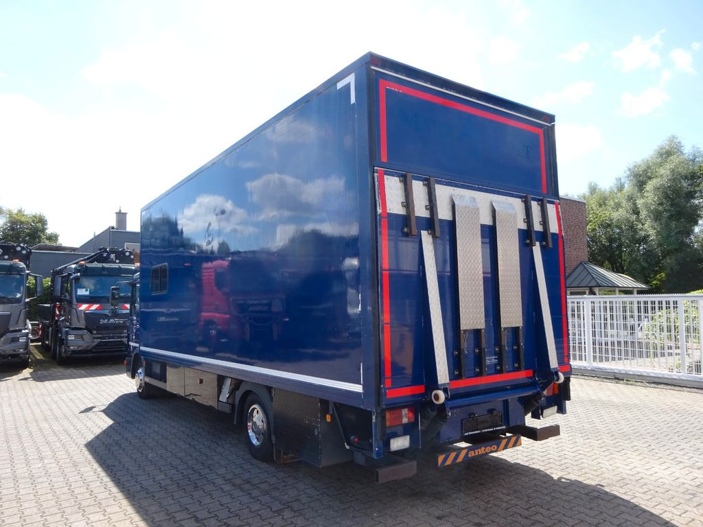 MAN 8.220 Koffer mit LBW als Wohnmobil ausgebaut 4x2 MAN 8.220 Koffer mit LBW als Wohnmobil ausgebaut 4x2 - شاحنة مقفلة: صورة 4 MAN 8.220 Koffer mit LBW als Wohnmobil ausgebaut 4x2 MAN 8.220 Koffer mit LBW als Wohnmobil ausgebaut 4x2 - شاحنة مقفلة: صورة 4