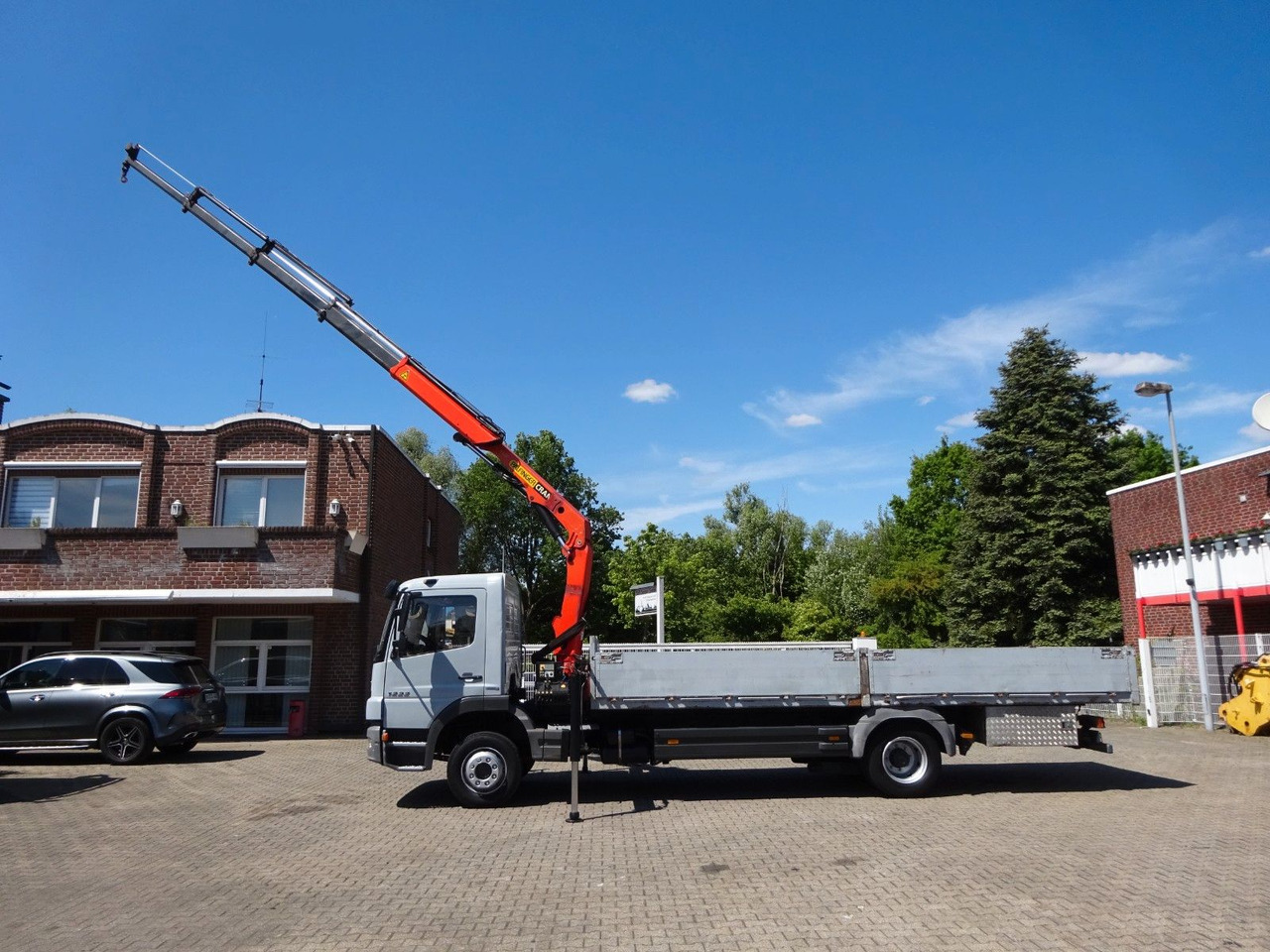 Mercedes-Benz 1222 Atego mit Palfinger PK8501 Kran 4x2 - شاحنات مسطحة, شاحنة كرين: صورة 1 Mercedes-Benz 1222 Atego mit Palfinger PK8501 Kran 4x2 - شاحنات مسطحة, شاحنة كرين: صورة 1