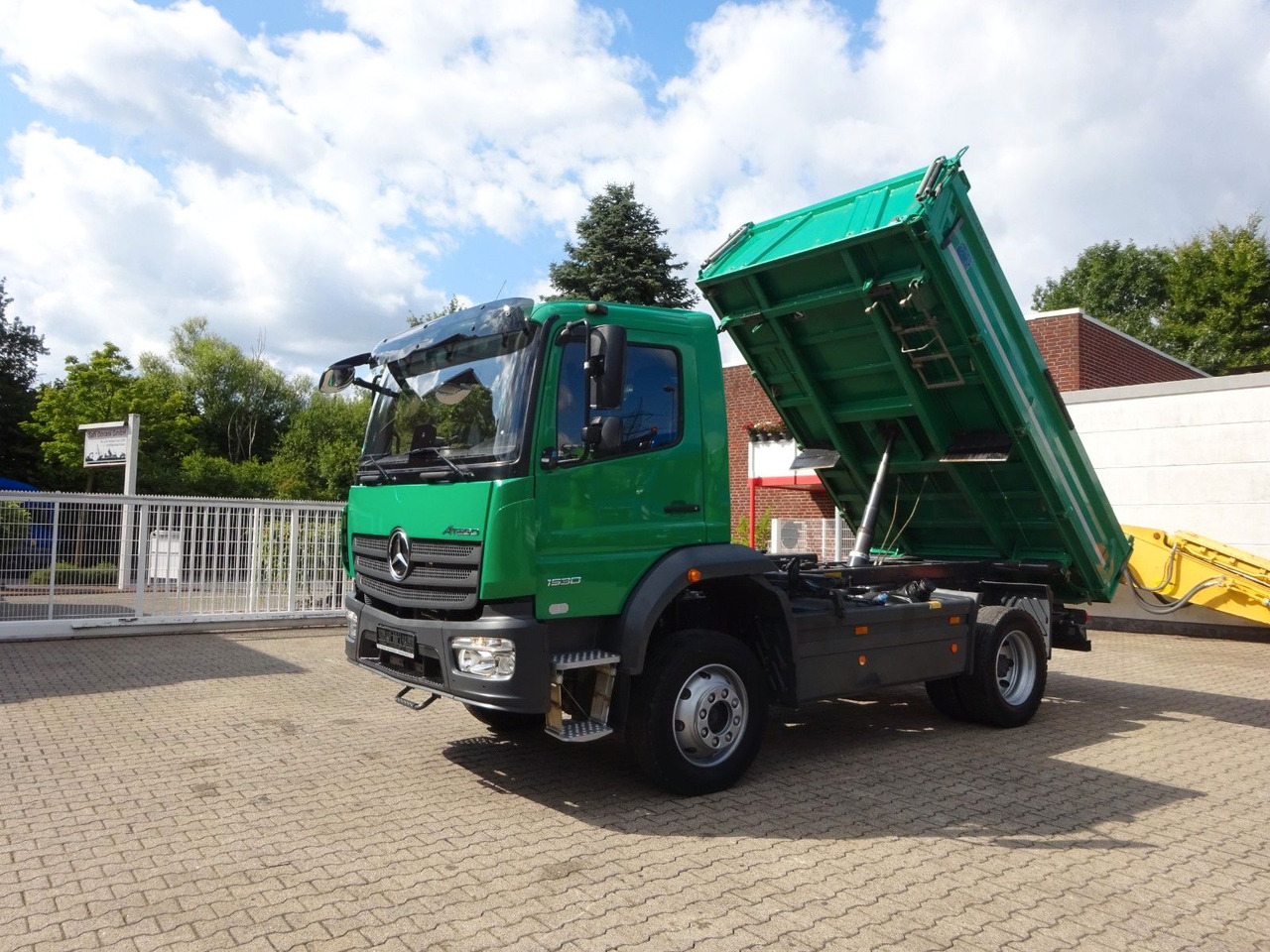Mercedes-Benz 1530 Atego MEILLER 3Skipper 4x4 - شاحنة قلاب: صورة 1 Mercedes-Benz 1530 Atego MEILLER 3Skipper 4x4 - شاحنة قلاب: صورة 1