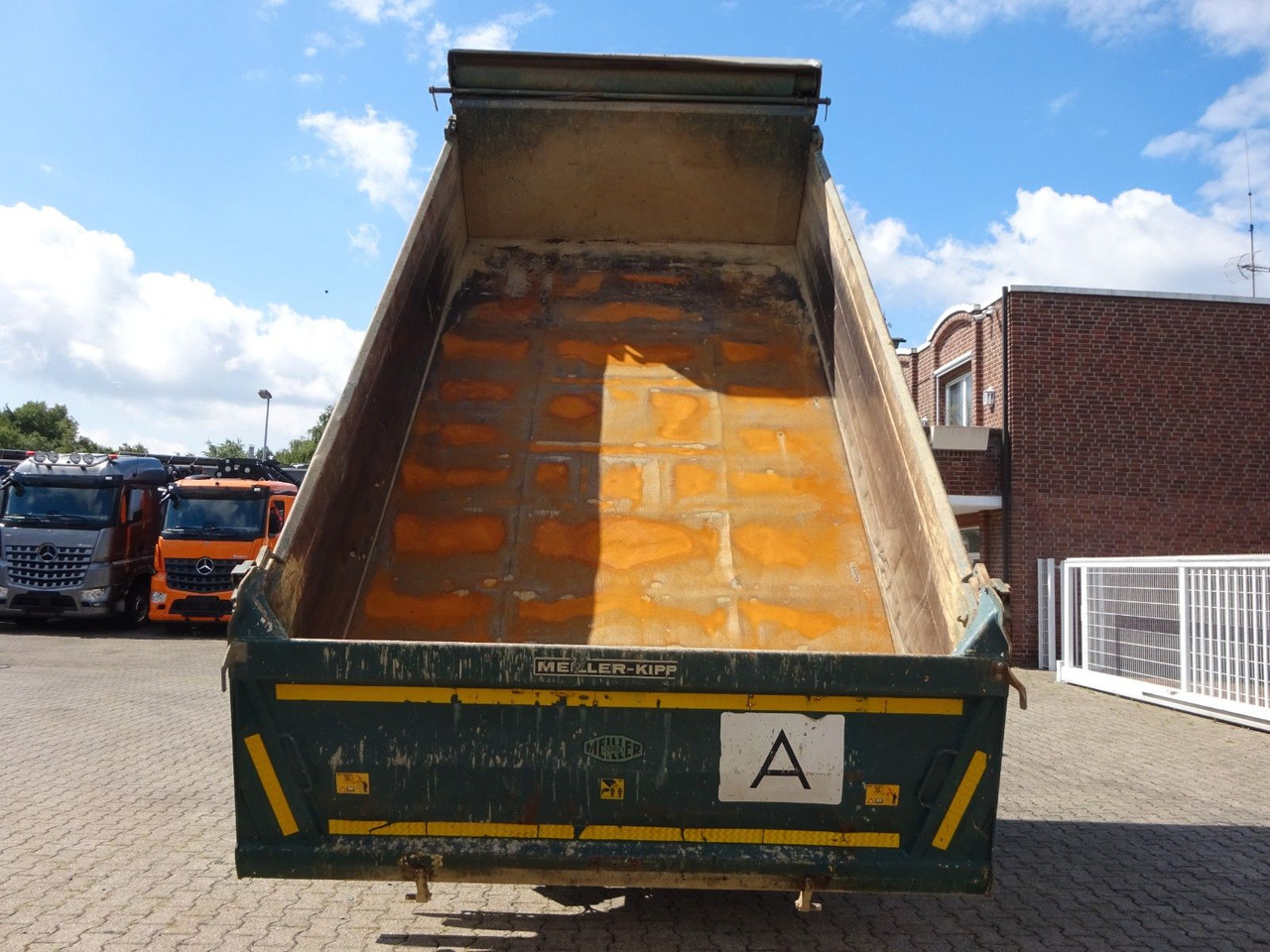 شاحنة قلاب Mercedes-Benz 1833 Actros MEILLER 3Skipper 4x2: صورة 8 شاحنة قلاب Mercedes-Benz 1833 Actros MEILLER 3Skipper 4x2: صورة 8