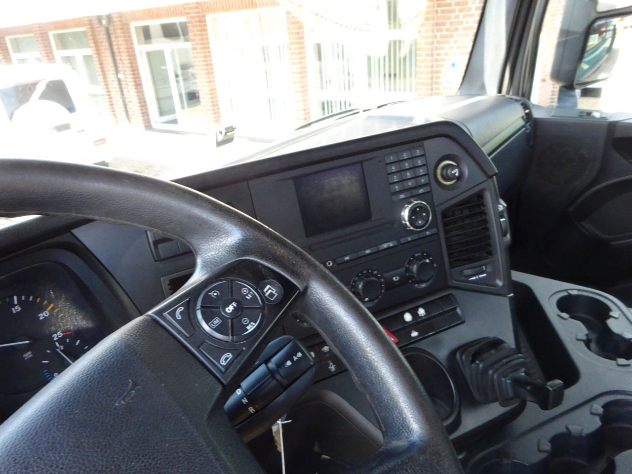 شاحنة قلاب Mercedes-Benz 1833 Actros MEILLER 3Skipper 4x2: صورة 17 شاحنة قلاب Mercedes-Benz 1833 Actros MEILLER 3Skipper 4x2: صورة 17