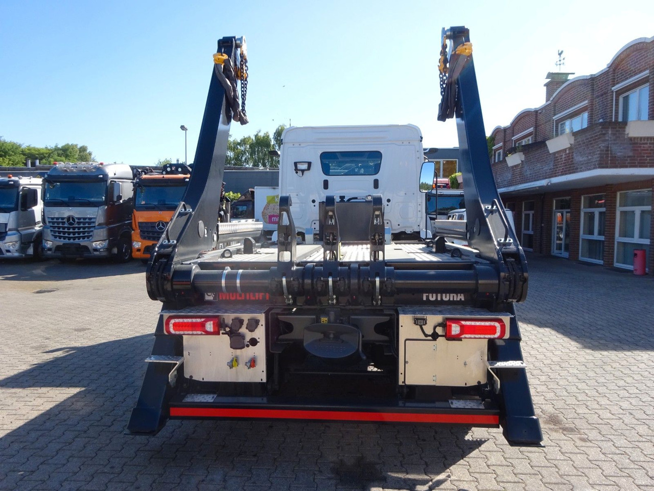 Mercedes-Benz 1840 Actros Absetzkipper NEUFAHRZEUG mit 1645 km - شاحنة قلاب: صورة 4 Mercedes-Benz 1840 Actros Absetzkipper NEUFAHRZEUG mit 1645 km - شاحنة قلاب: صورة 4