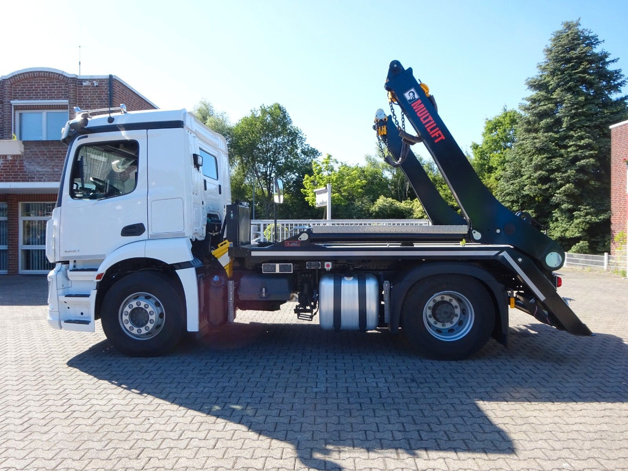 Mercedes-Benz 1840 Actros Absetzkipper NEUFAHRZEUG mit 1645 km - شاحنة قلاب: صورة 3 Mercedes-Benz 1840 Actros Absetzkipper NEUFAHRZEUG mit 1645 km - شاحنة قلاب: صورة 3