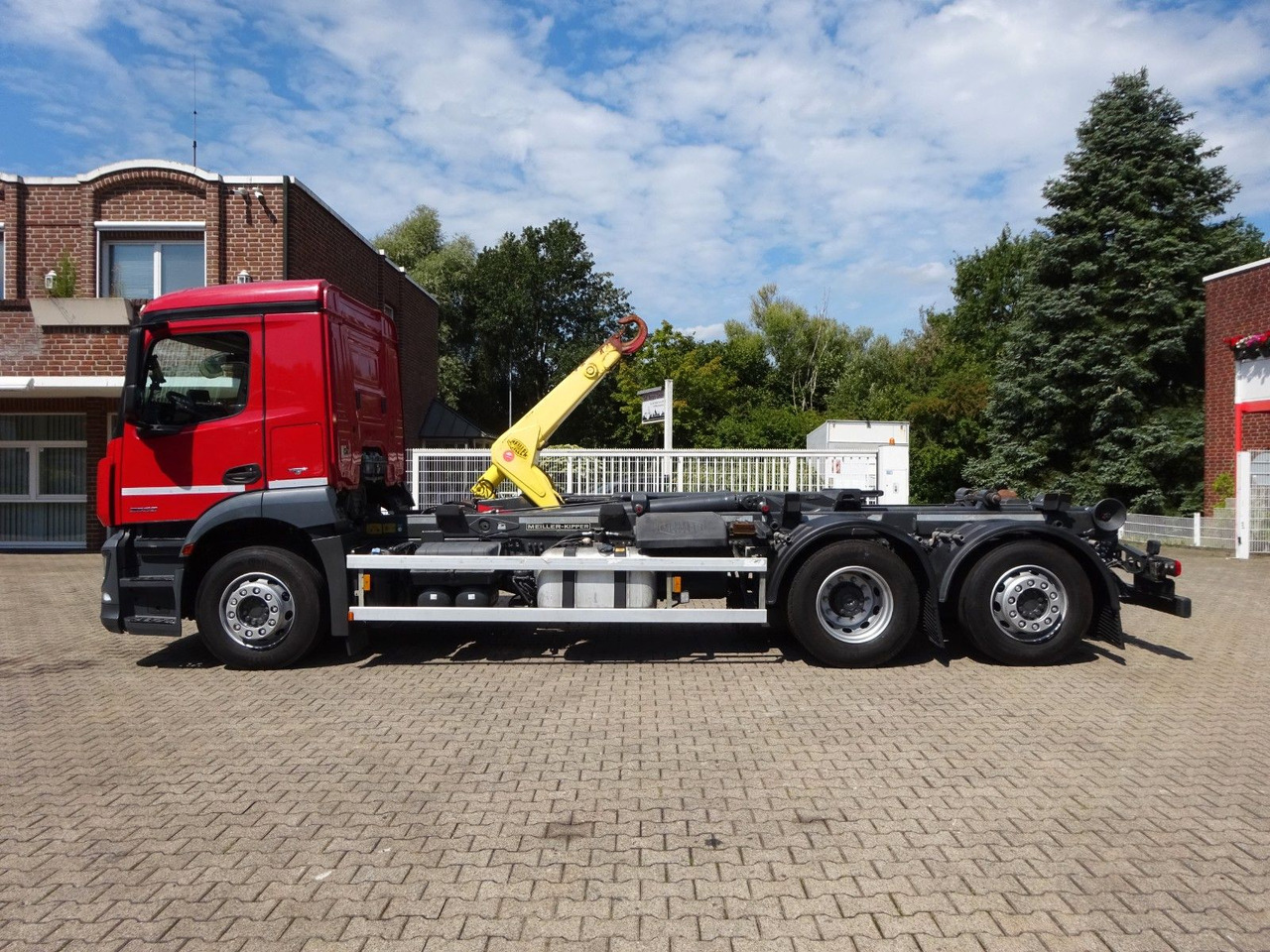 Mercedes-Benz 2532 ANTOS MEILLER Abroller Lift+Lenkachse 6x2 - شاحنة ذات خطاف: صورة 5 Mercedes-Benz 2532 ANTOS MEILLER Abroller Lift+Lenkachse 6x2 - شاحنة ذات خطاف: صورة 5