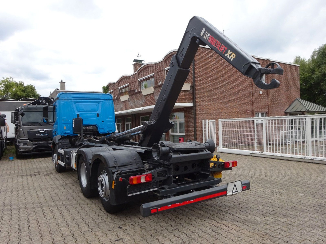 Mercedes-Benz 2533 Antos MULTILIFT Abroller 6x2 - شاحنة ذات خطاف: صورة 4 Mercedes-Benz 2533 Antos MULTILIFT Abroller 6x2 - شاحنة ذات خطاف: صورة 4