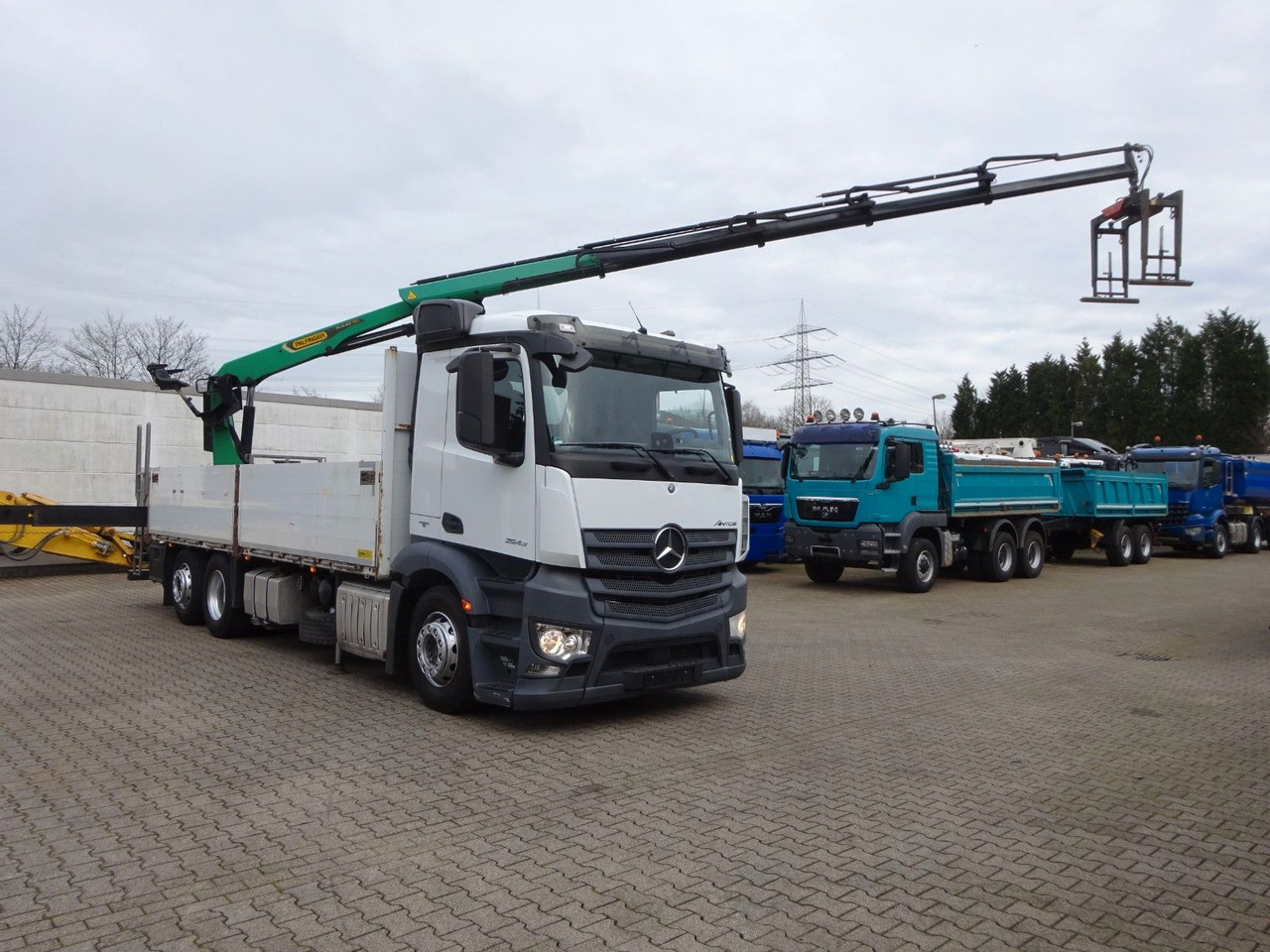 Mercedes-Benz 2543 Antos Baustoff +PK 26001 bis 20 m Auslage Mercedes-Benz 2543 Antos Baustoff +PK 26001 bis 20 m Auslage - شاحنة كرين, شاحنات مسطحة: صورة 2 Mercedes-Benz 2543 Antos Baustoff +PK 26001 bis 20 m Auslage Mercedes-Benz 2543 Antos Baustoff +PK 26001 bis 20 m Auslage - شاحنة كرين, شاحنات مسطحة: صورة 2