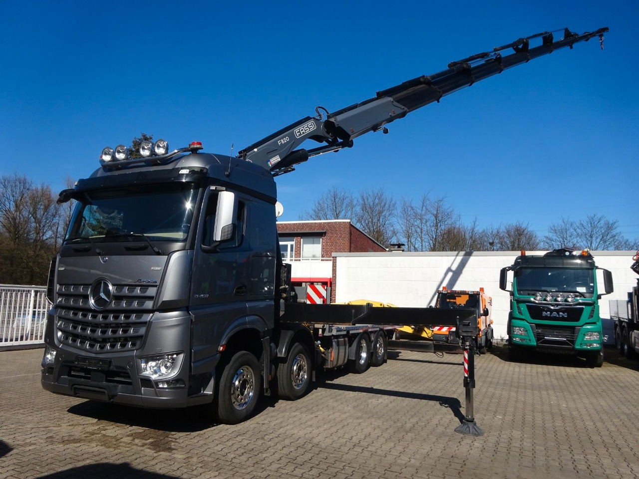 Mercedes-Benz 3453 Plattform + Fassi F820 Kran 8x2 Mercedes-Benz 3453 FASSI F820 Kran 8x Hydr. Ausschub - شاحنة كرين, شاحنات مسطحة: صورة 2 Mercedes-Benz 3453 Plattform + Fassi F820 Kran 8x2 Mercedes-Benz 3453 FASSI F820 Kran 8x Hydr. Ausschub - شاحنة كرين, شاحنات مسطحة: صورة 2